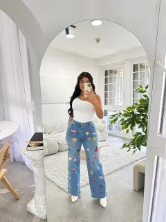 Pantalón de sticker