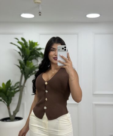 Blusa marrón de botones